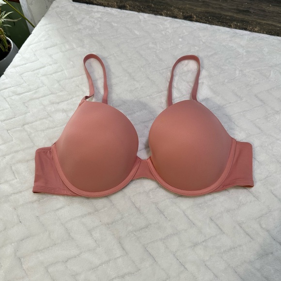 Worn Once $36 Victorias Secret Pink Wear Everywhere Push Up Bra Peach 36B - Picture 1 of 12